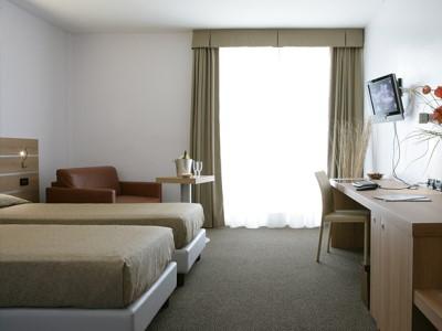 Hotel Sporting โปเมเซีย ภายนอก รูปภาพ