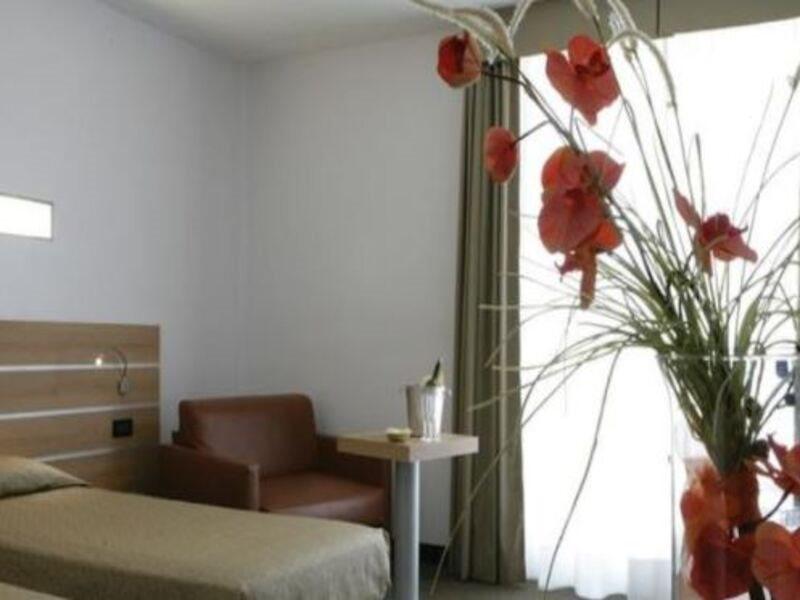 Hotel Sporting โปเมเซีย ภายนอก รูปภาพ